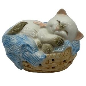 Vintage Avon Cat Napper Pomander Figurine Made in Japan 1983